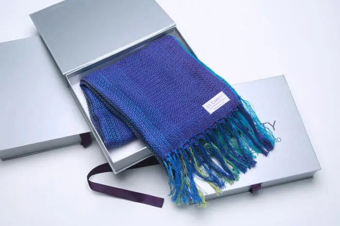 boxed-handwoven-fine-cotton-scarf-blues